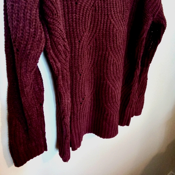 Maroon Chenille V-Neckline Pointelle Knit Sweater - Picture 3 of 9